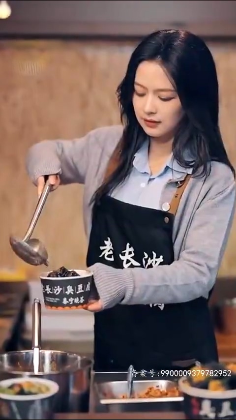 離婚當天三個大佬哥哥排隊接我回家
